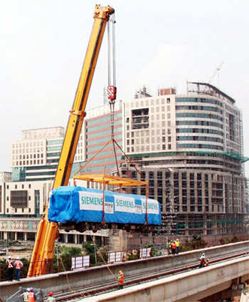 rapid-metro-rail-coach-in-gurgaon.jpg