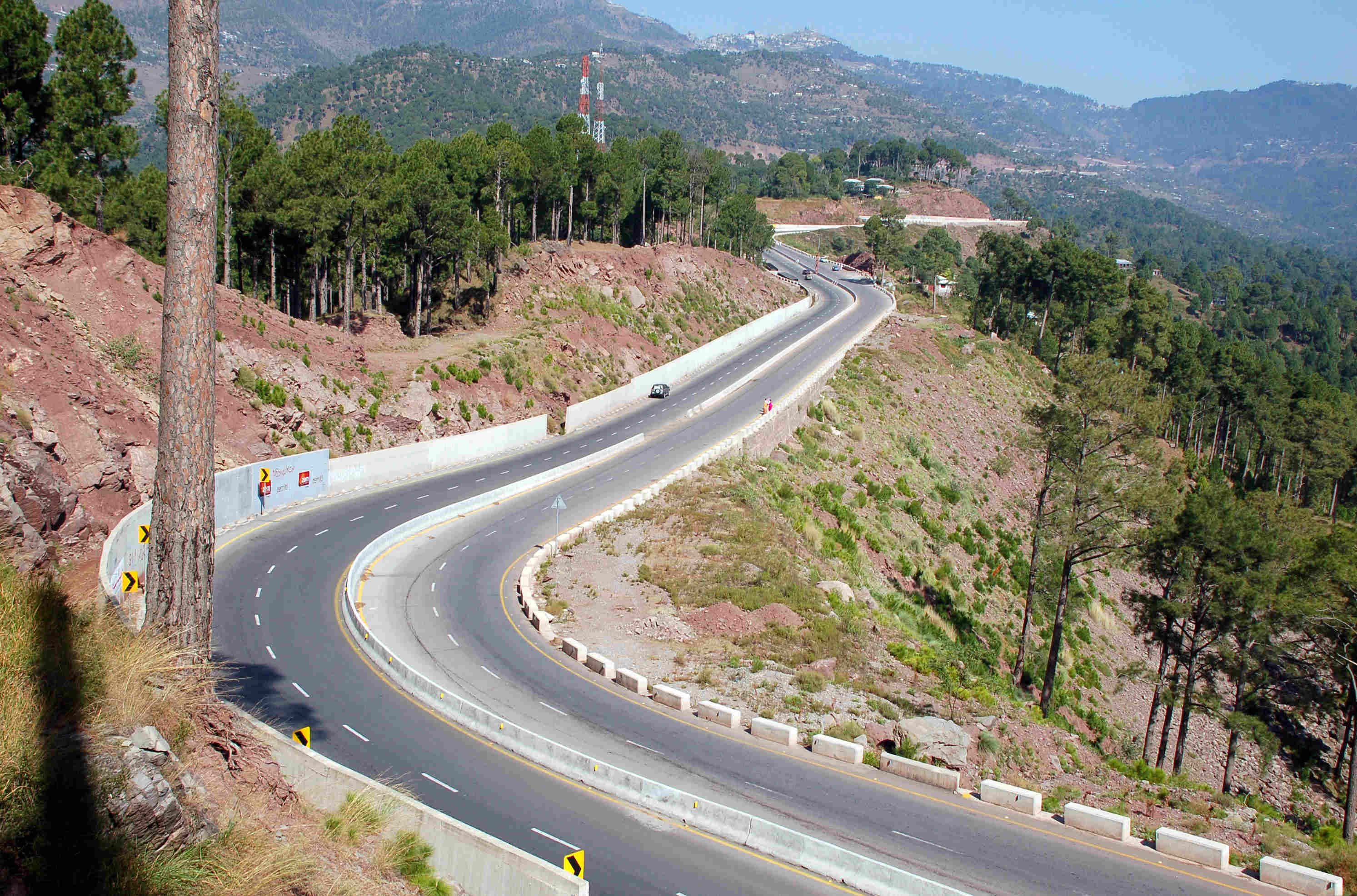 Islamabad-Muzaffarabad%20Dual%20Carriageway.jpg