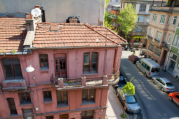 Old-Houses-In-Istanbul.jpg