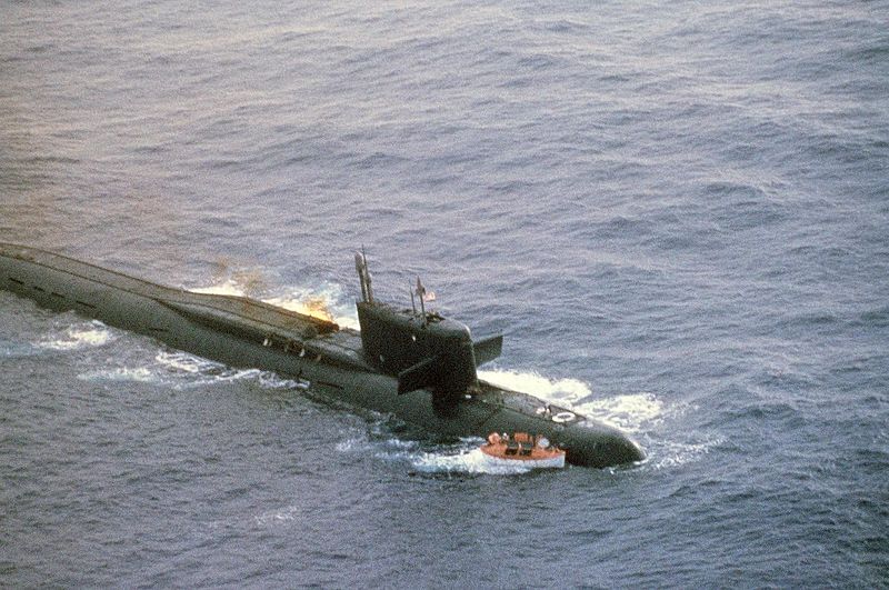 800px-Submarine_Yankee_I_damaged.jpg