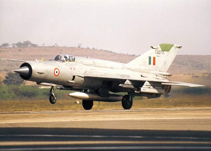 AIR_MiG-21_Bison_lg.jpg