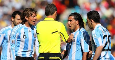 World-Cup-Argentina-South-Korea-Referee_2466809.jpg