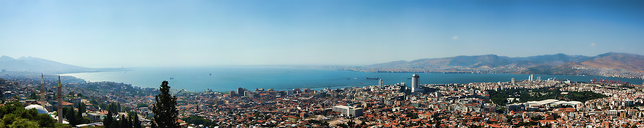 Izmir_panorama_from_Kadifekale.jpg