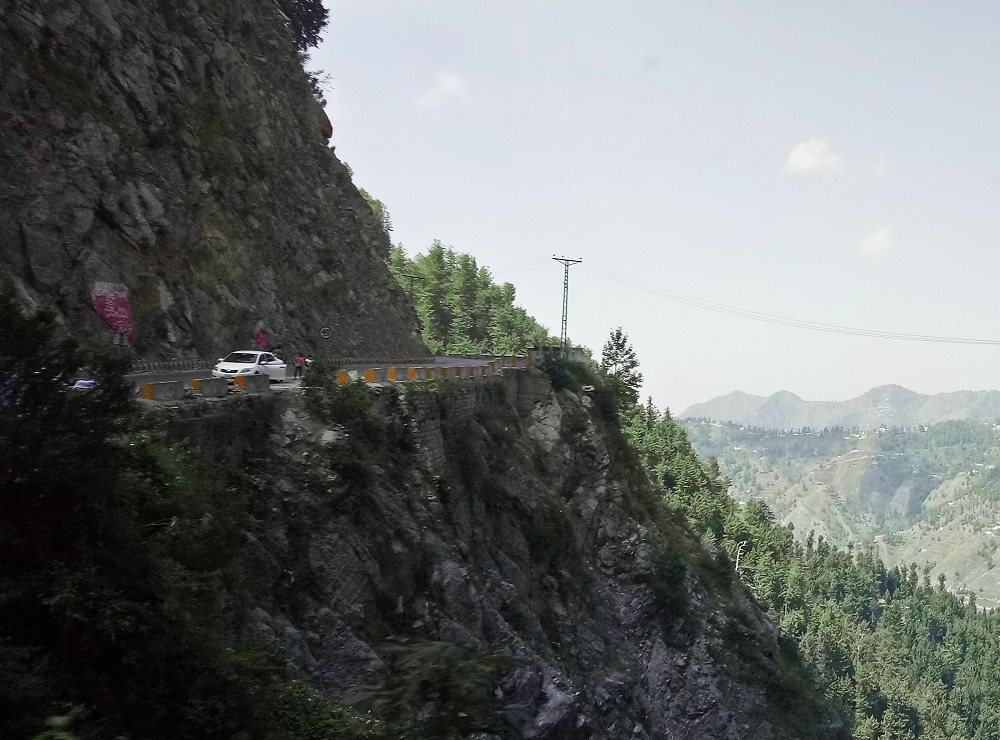 road-nathiagali.jpg