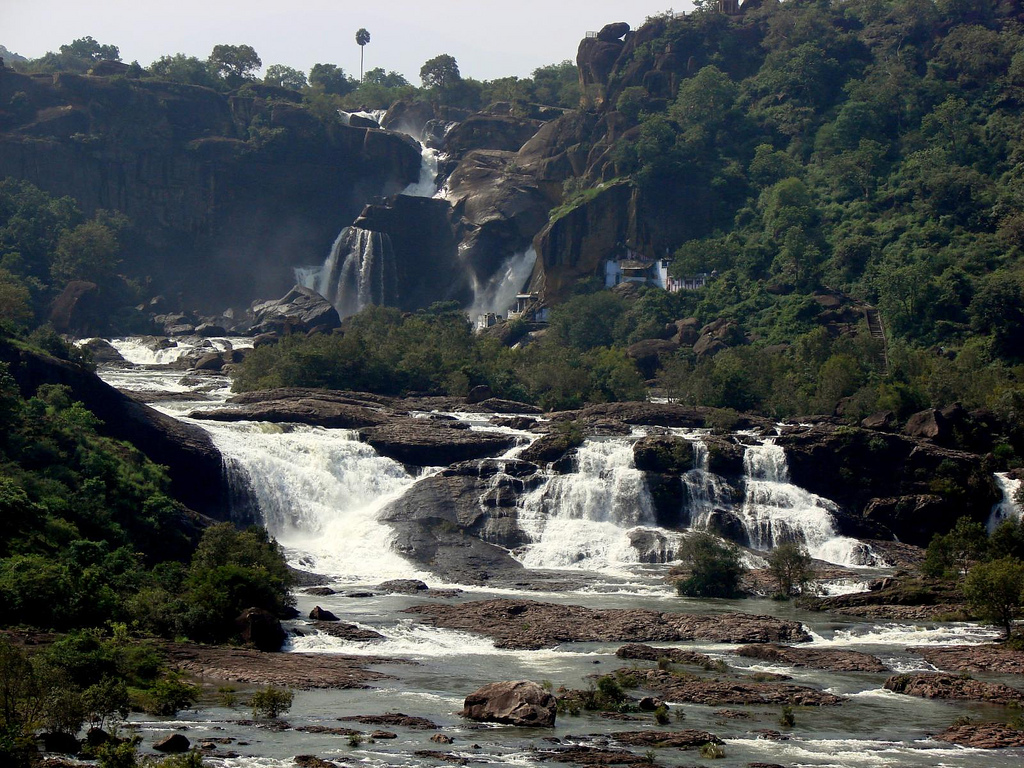 Papanasam_Waterfall.jpg