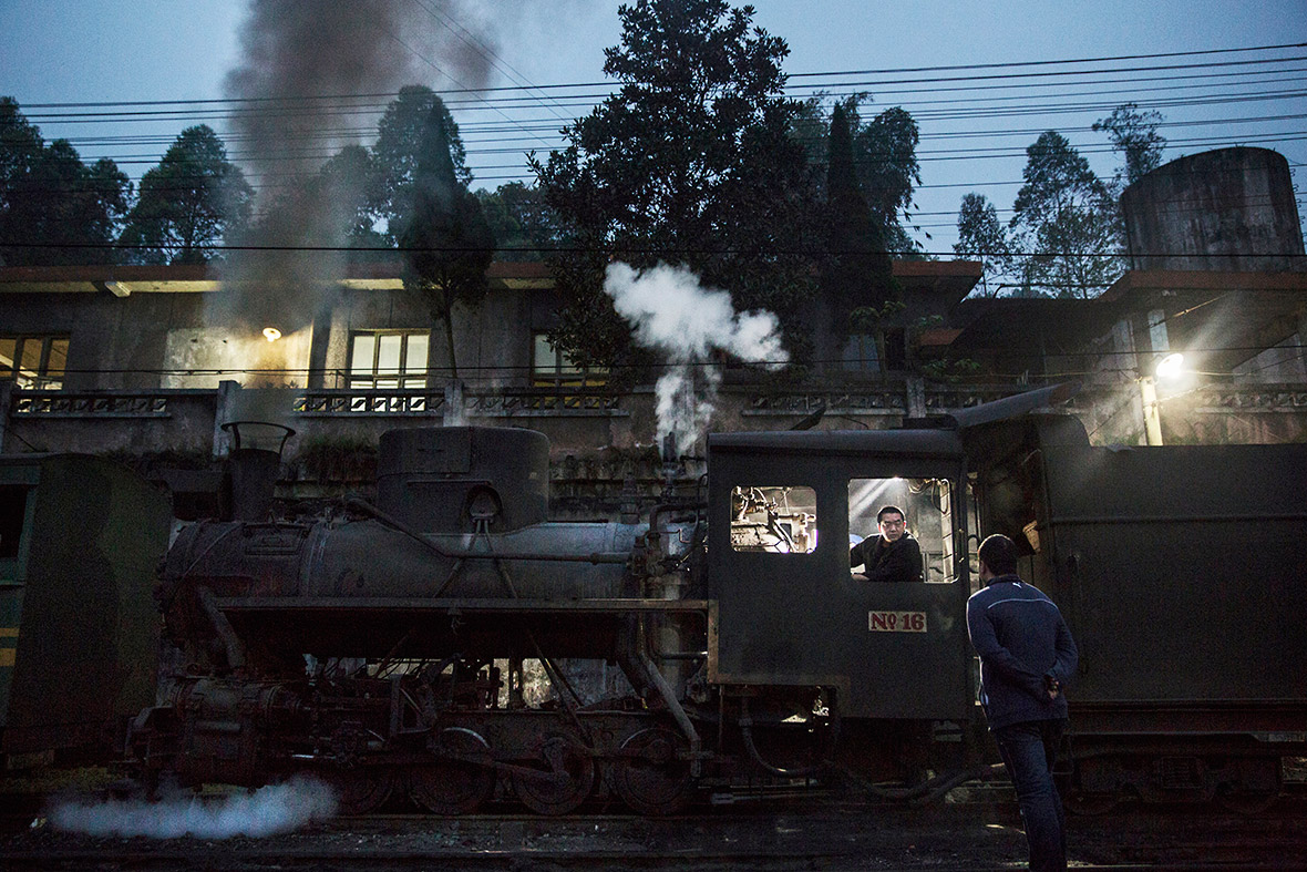 shixi-bagou-steam-train.jpg