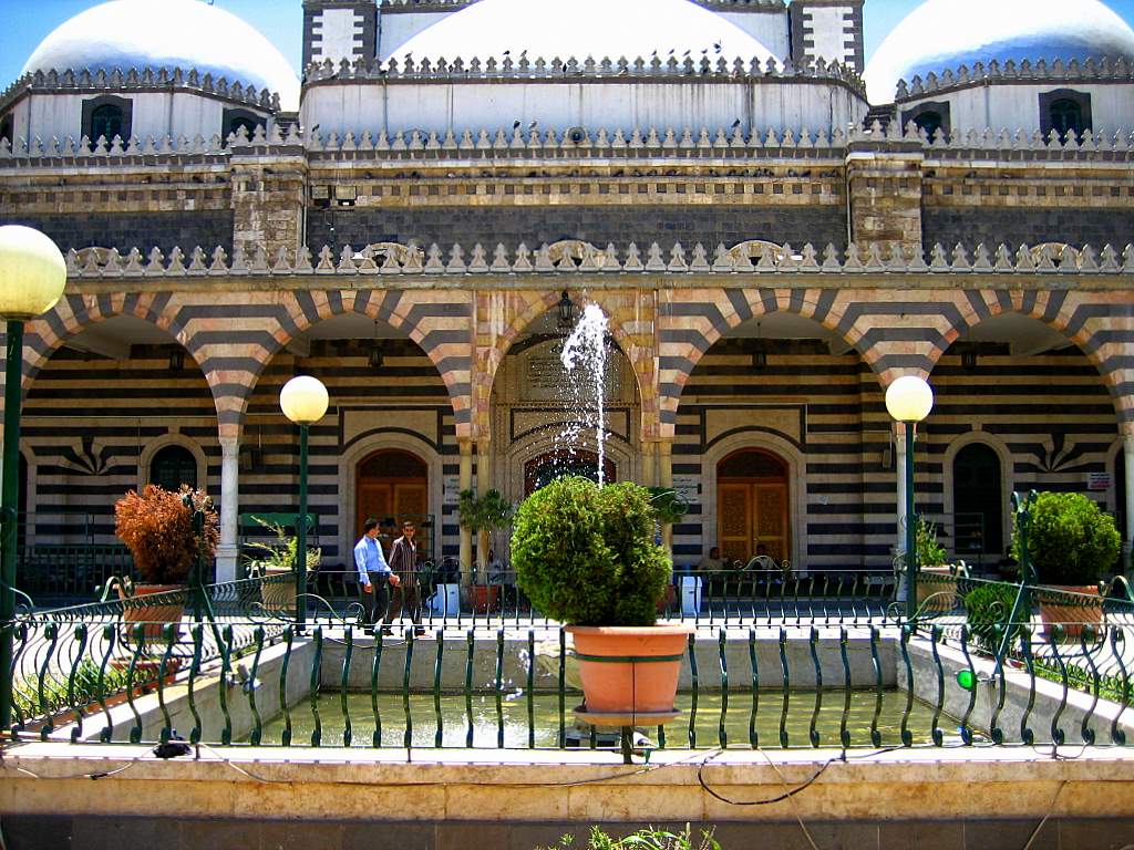 Khaled_Ebn_El-Walid_Mosque_-_Courtyard.jpg