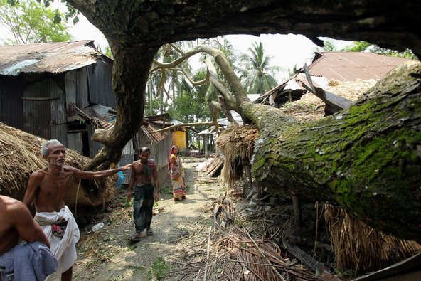 23flood-bangladesh-slide-SKDC-tmagArticle.jpg