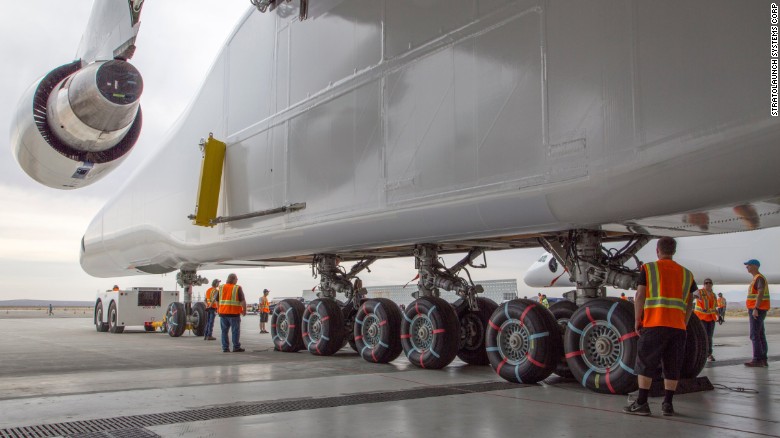 170531200720-04-stratolaunch-exlarge-169.jpg