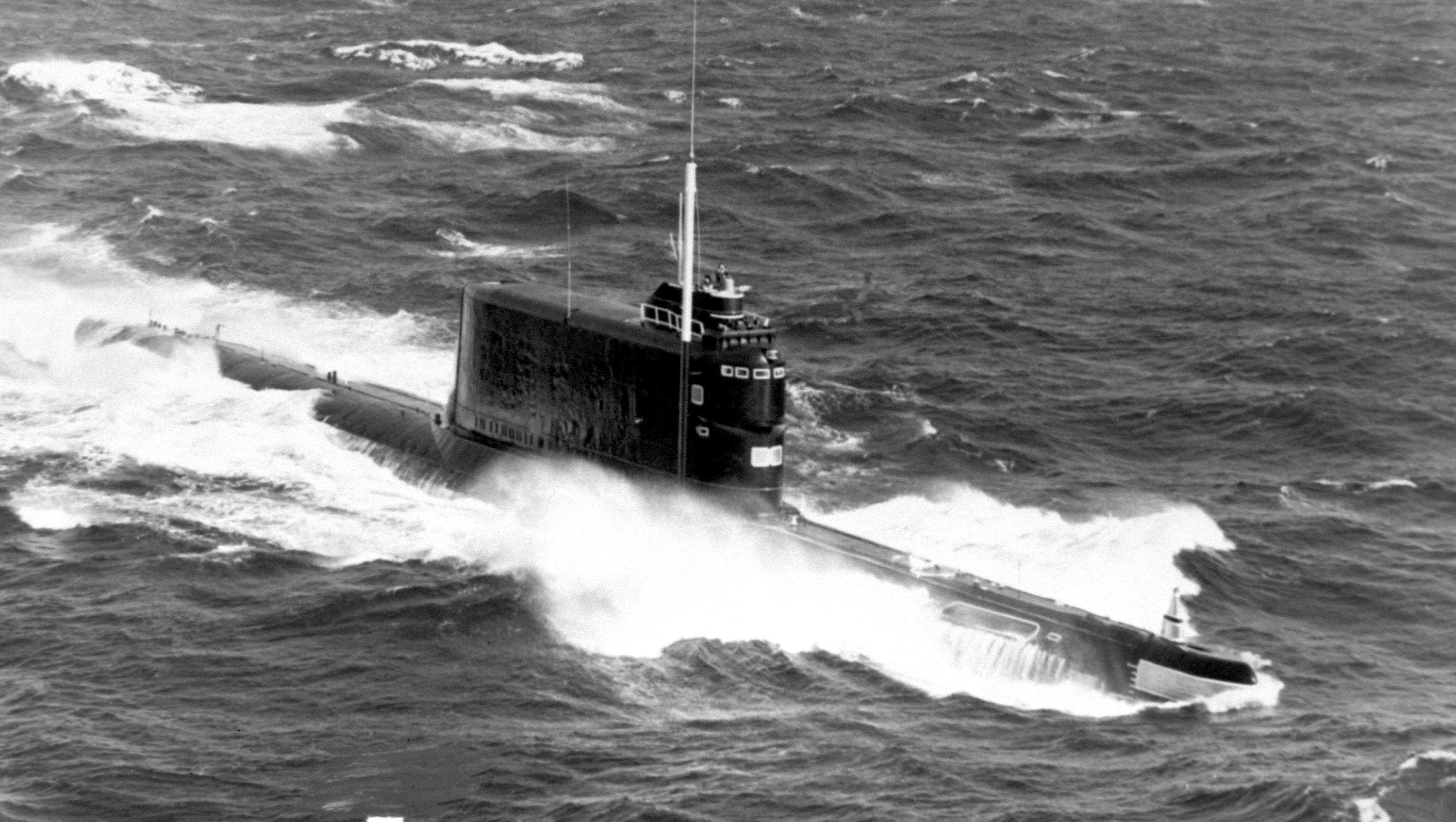 Image_Submarine_Golf_II_class.jpg