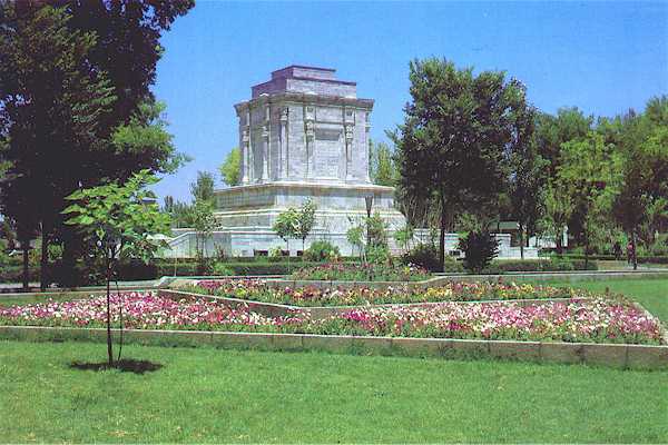 ferdowsi_tombl.jpg