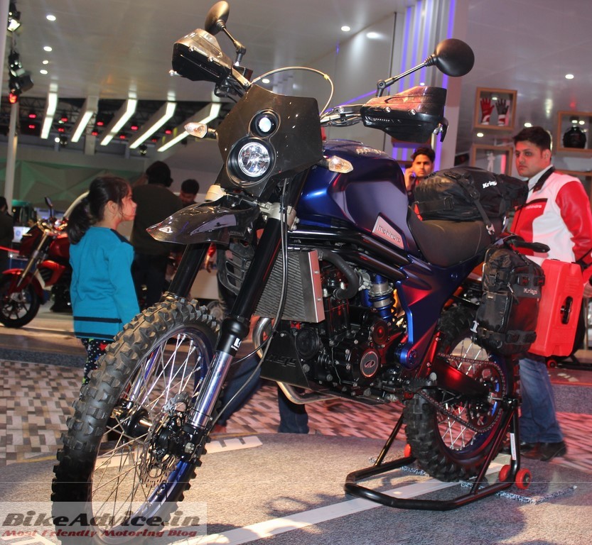 Mahindra-Mojo-Adventure-front-2.jpg