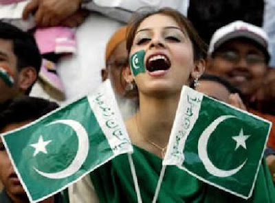 Pakistan-girl-flag.preview