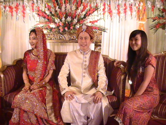 Chinese-having-a-Pakistani-Wedding.jpg