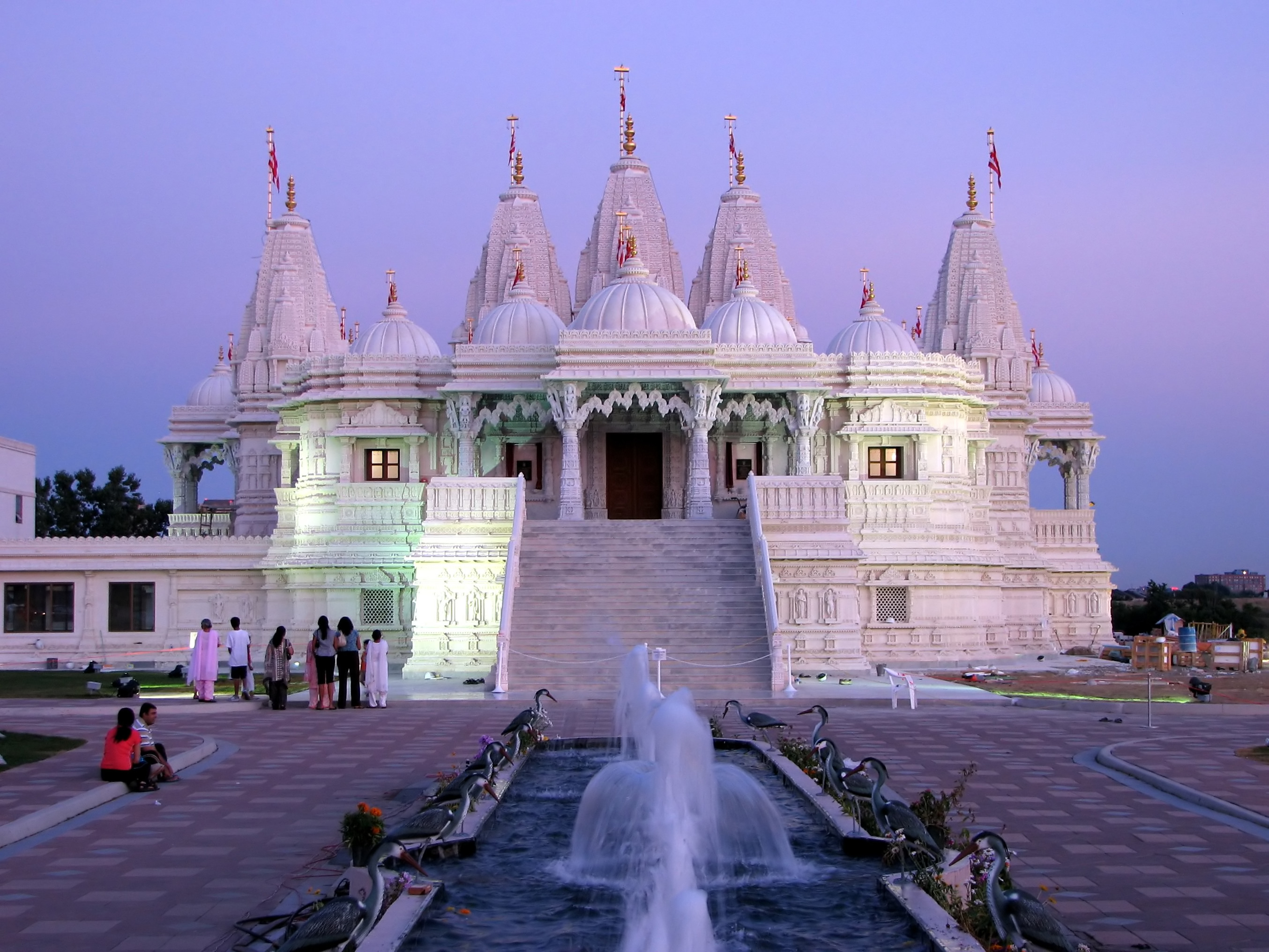 BAPS_Shri_Swaminarayan_Mandir,_Toronto.jpg