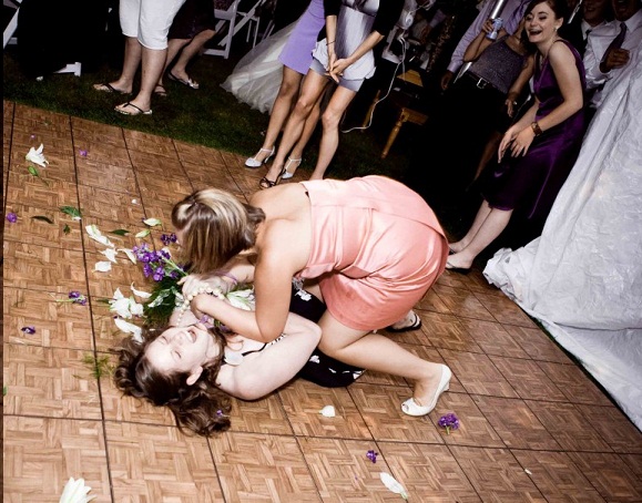 women-fighting-over-bouquet.jpg