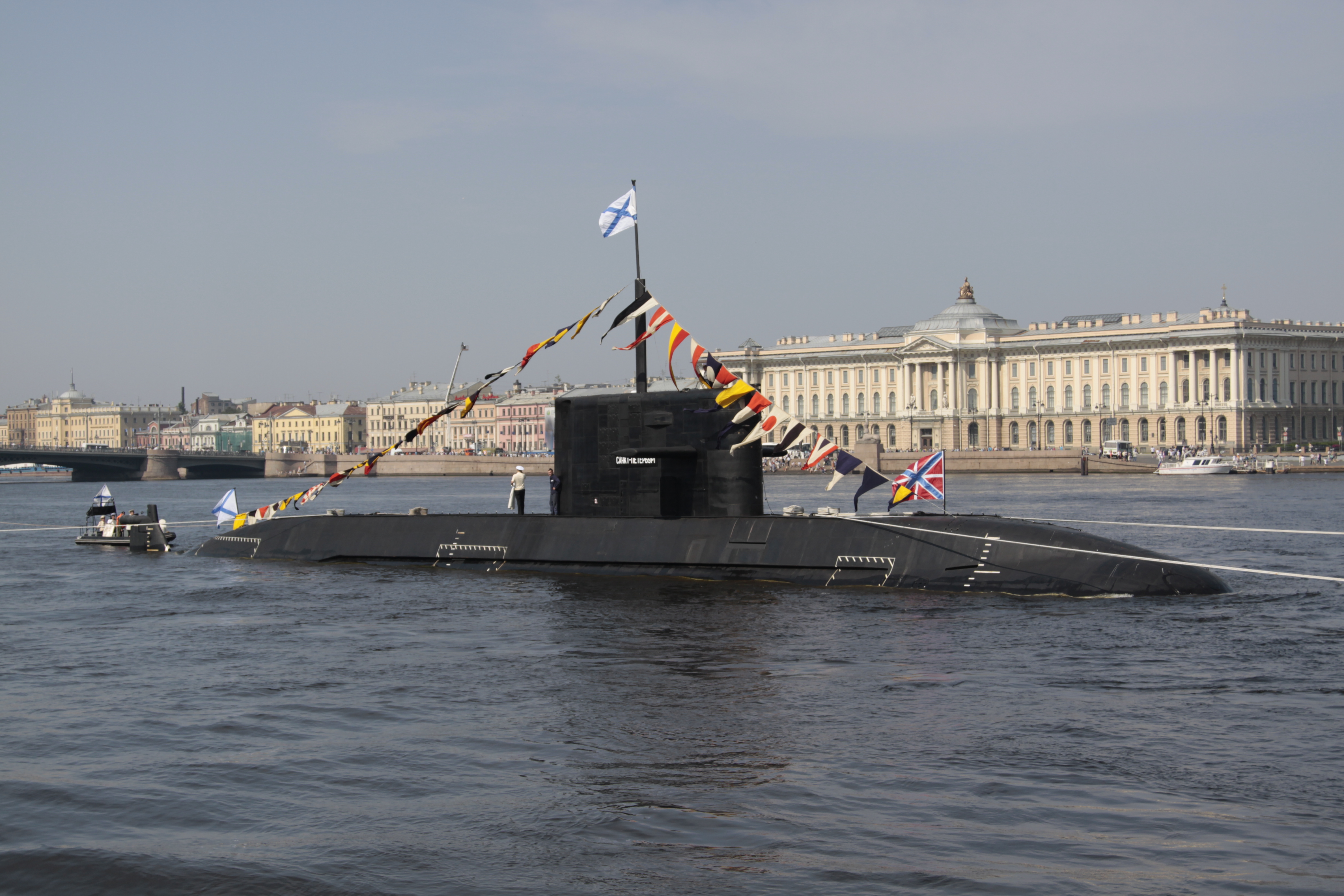 B-585_Sankt-Peterburg_in_2010.jpg