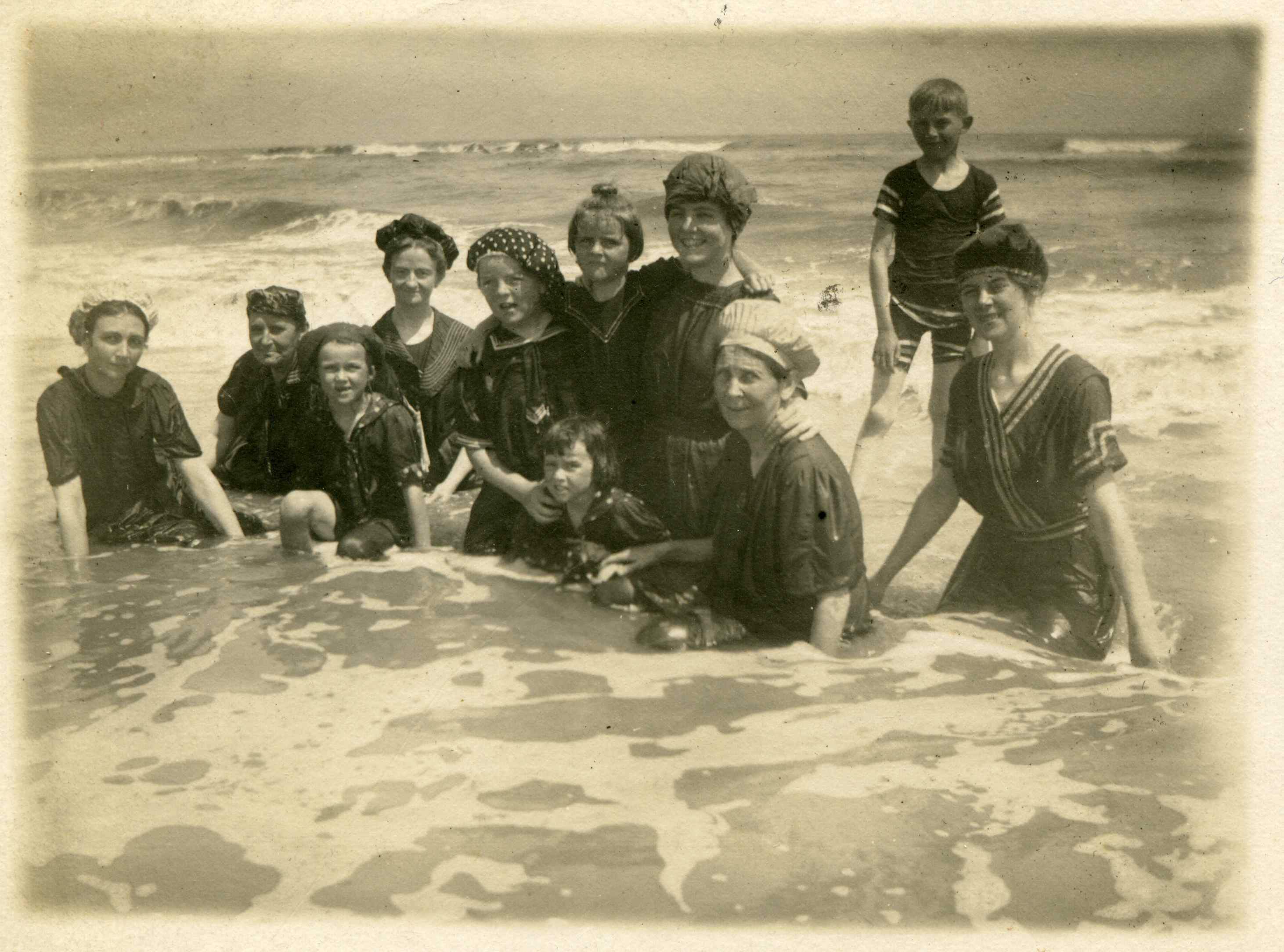 earlybeachswimmers.jpg