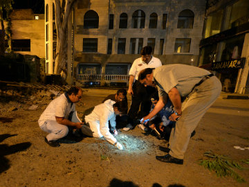 Pakistan_Roadside_Bomb_Inspection_AFP_360.jpg