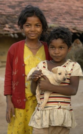 children_in_raisen_district_mp_india_300.jpg