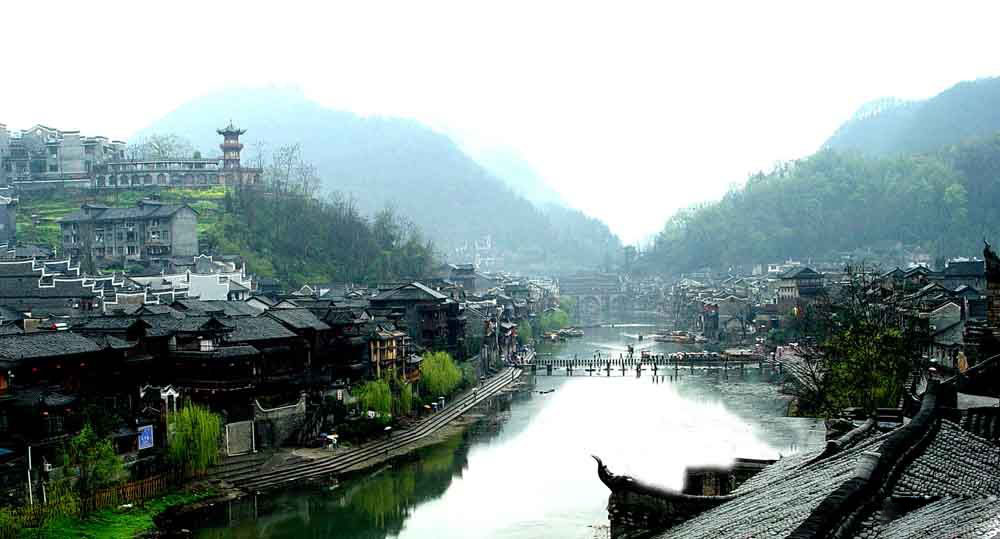 fenghuang-old-town-735029.jpg