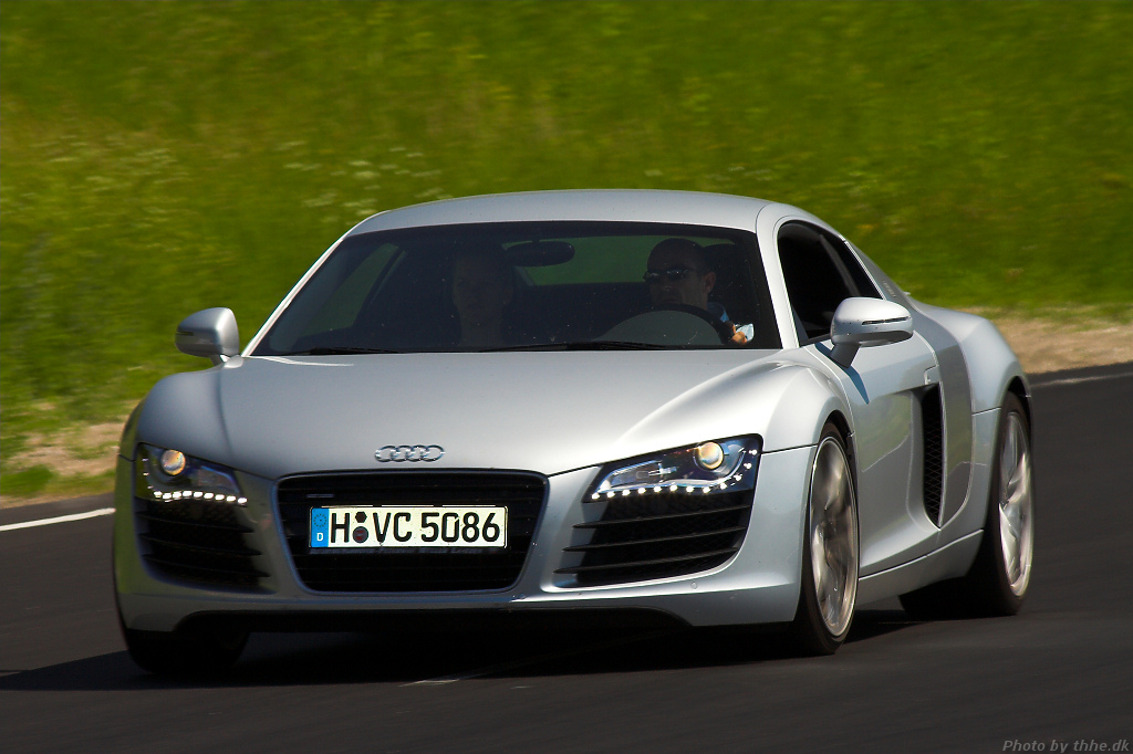 Audi_R8-08.jpg