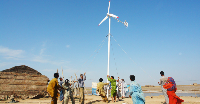 650-community-installed-wind-turbine-in-keti-bunder.jpg