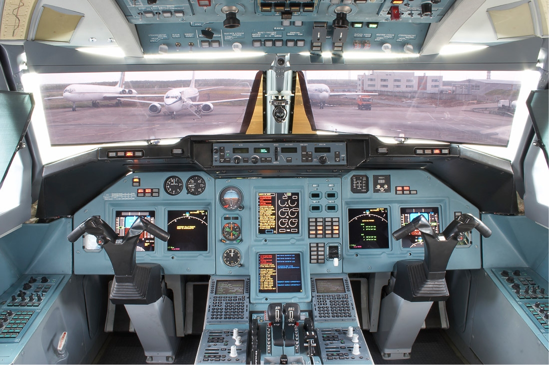 Tupolev_Tu-214_cockpit.jpg