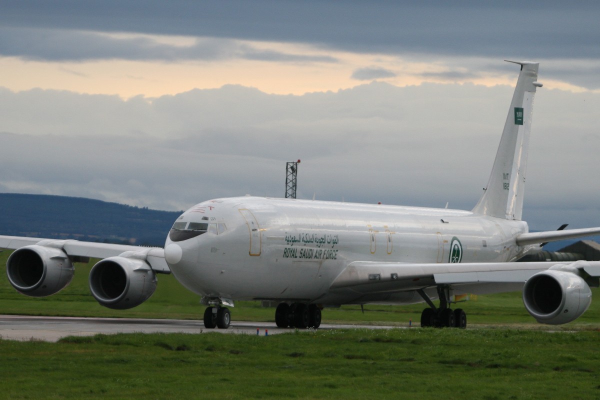 RSAF-B707-182-taxi-L-1200x800.jpg