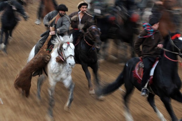 buzkashi1-e1444210396577.jpg