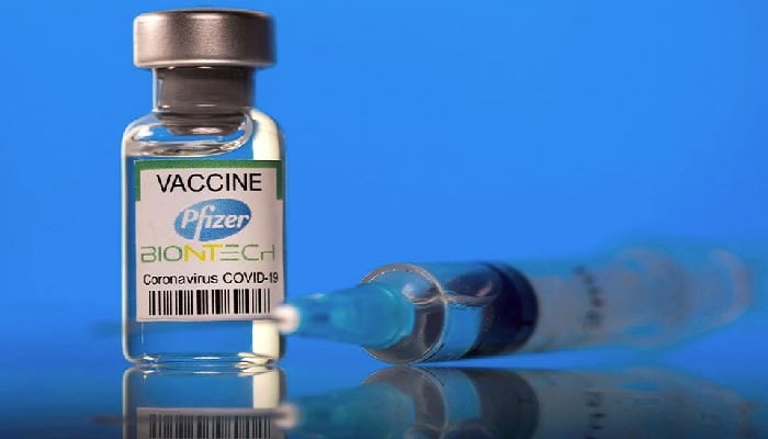 A vial labelled with the Pfizer-BioNTech coronavirus disease (COVID-19) vaccine is seen in this illustration picture taken March 19, 2021. Photo: Reuters