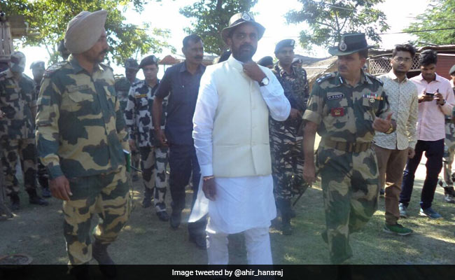 mos-hansraj-gangaram-ahir-bsf-bangla-border_650x400_81510841822.jpg