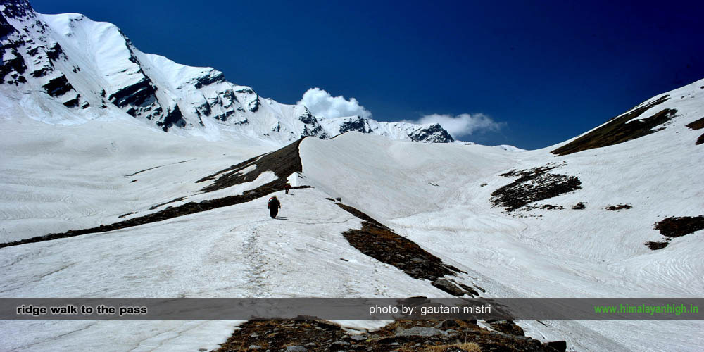 ridge-walk-to-the-pass.jpg