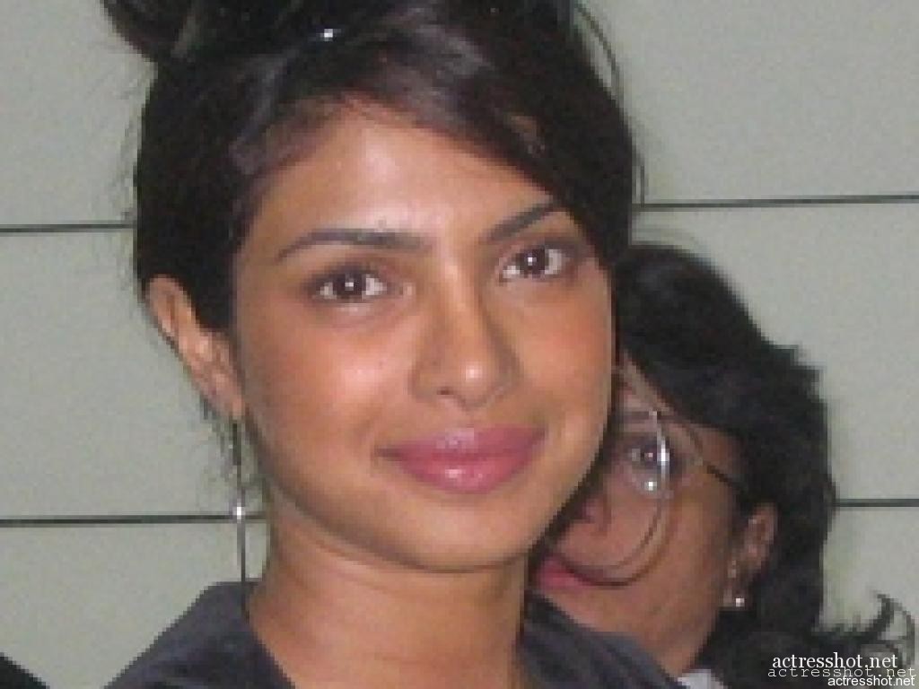 priyanka-chopra-without-makeup.jpg