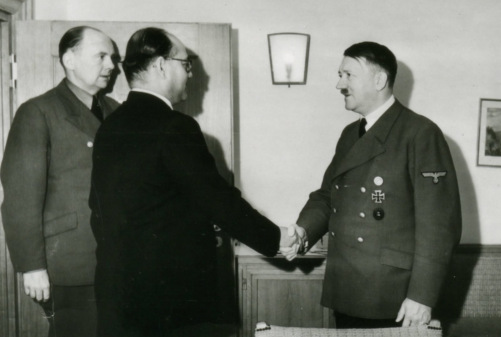 subash-candhra-bose-and-hitler.jpg