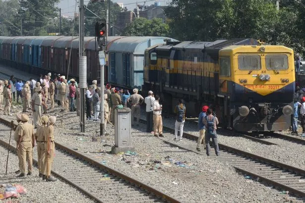 0_INDIA-ACCIDENT-TRAIN.jpg