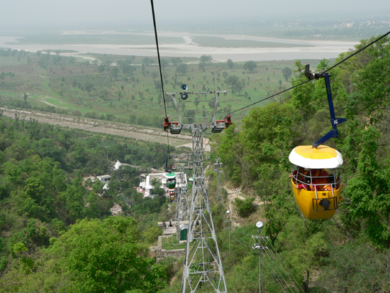 Ropeway_to_Chandi_Devi_Temple%2C_Haridwar.jpg