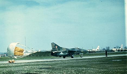 Soviet_179th_fighter_bomber_regiment_MiG-23M_with_Tu-16.jpg