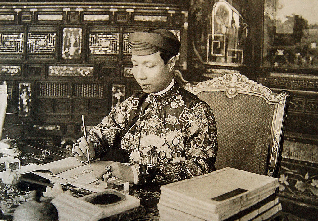 Emperor_Khai_Dinh_1916.jpg