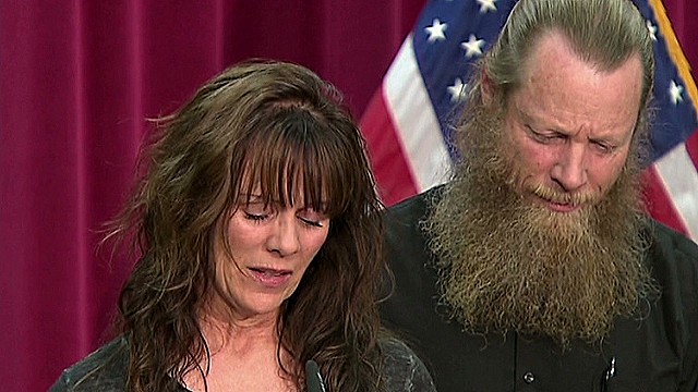 140601163328-nr-bergdahl-parents-emotional-presser-00001626-story-top.jpg