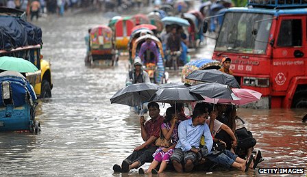 _63992461_bangladesh_flood_dhaka_g.jpg