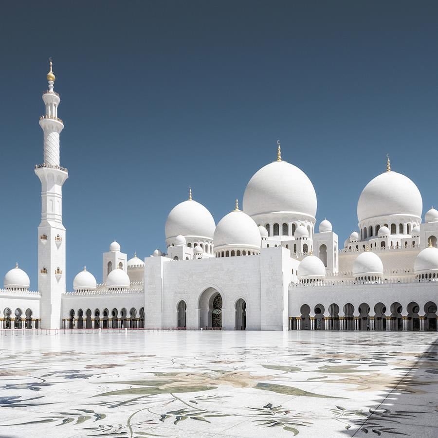 Sheikh_Zayed_Mosque_view.jpg