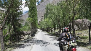 160202110037-pakistan-motorcycle-girl7skardu-in-gilgit-baltistan-medium-plus-169.jpg