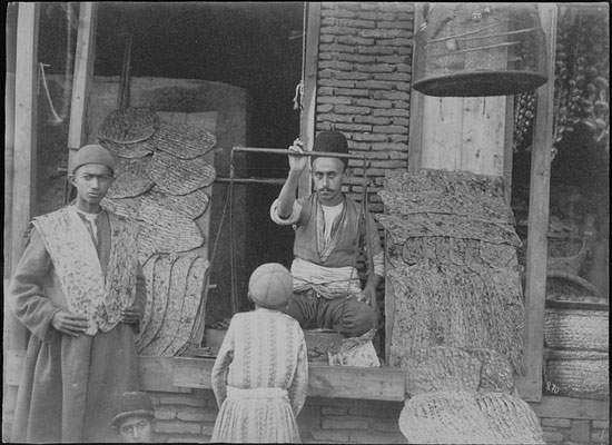 Selling-Sangak-Tehran-qajar-era.jpg