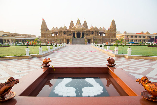 370baps-jamnagar-temple.jpg