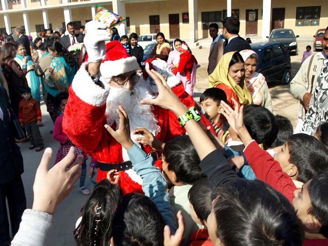 Christmas-Rawalpindi-Online-41-640x480.jpg