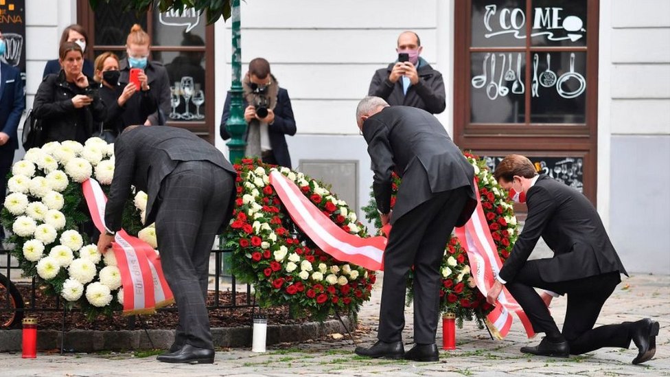 Wreath-laying, 3 Nov 20