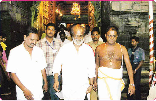 rajni_tirupati_temple_photos.jpg