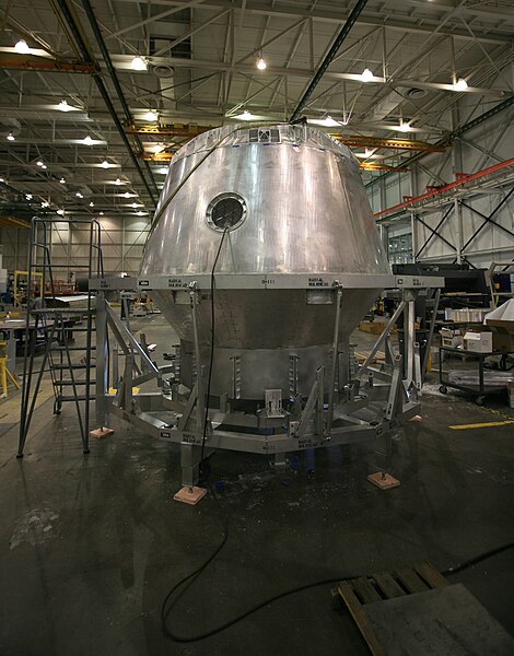 470px-SpaceX_factory_Dragon_capsule.jpg