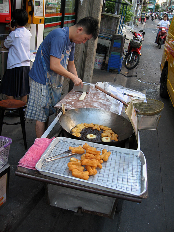 Chinese_Thai_vendor.jpg